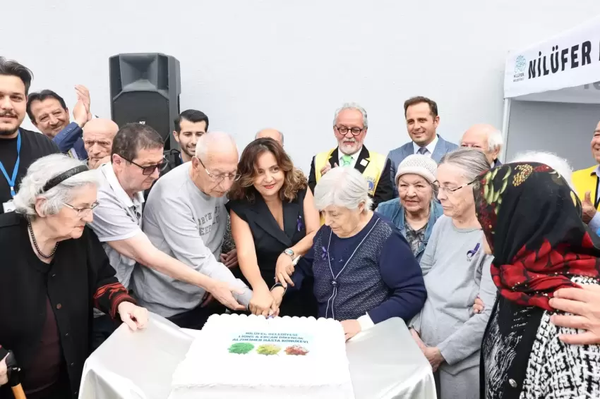 Nilüferde Alzheimer hastaları için anlamlı buluşma