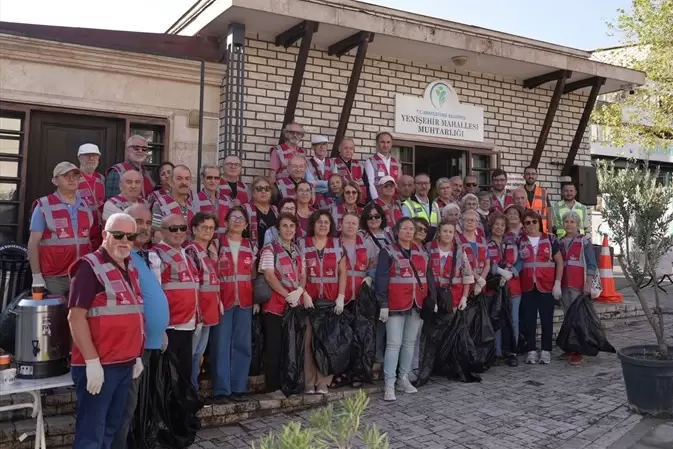 Denizlide gençler ve büyükler el ele temizlik seferberliği