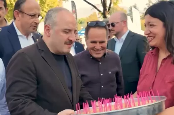 Varanktan Özgür Özele Bursadan börekli göndermeli paylaşım