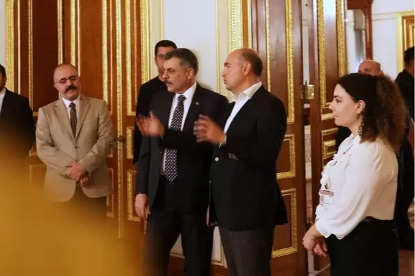 Bakan Çiftçiden Yıldız Sarayı paylaşımı: Ecdat yadigârı aslına uygun ihya edildi