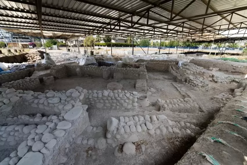 İzmirin Troyası... Yassıtepeden zenginliğin izleri çıktı