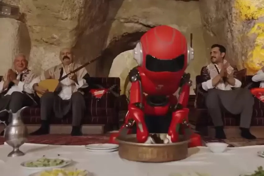 TEKNOFEST heyecanı Şanlıurfada başlıyor... Robot çiğ köfteyi yoğurmaya başladı
