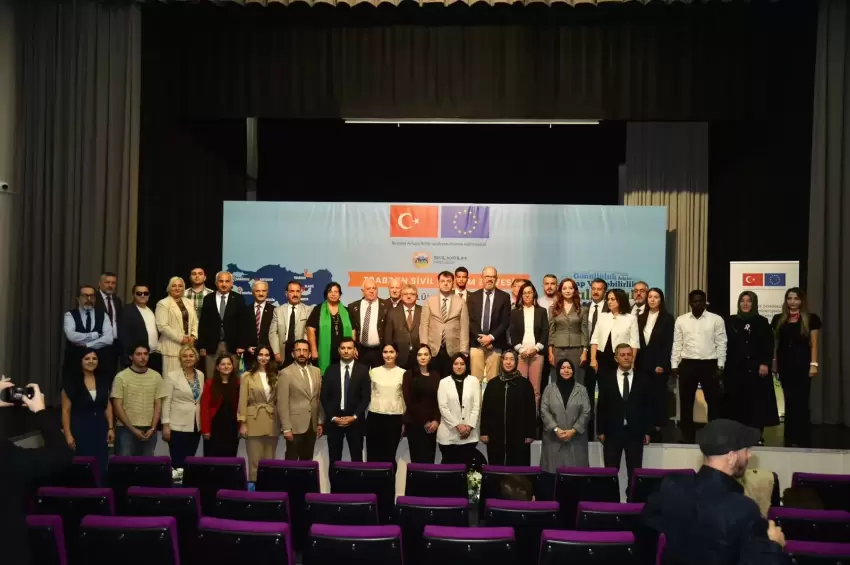 Trabzonda Sivil Katılım Zirvesi düzenlendi