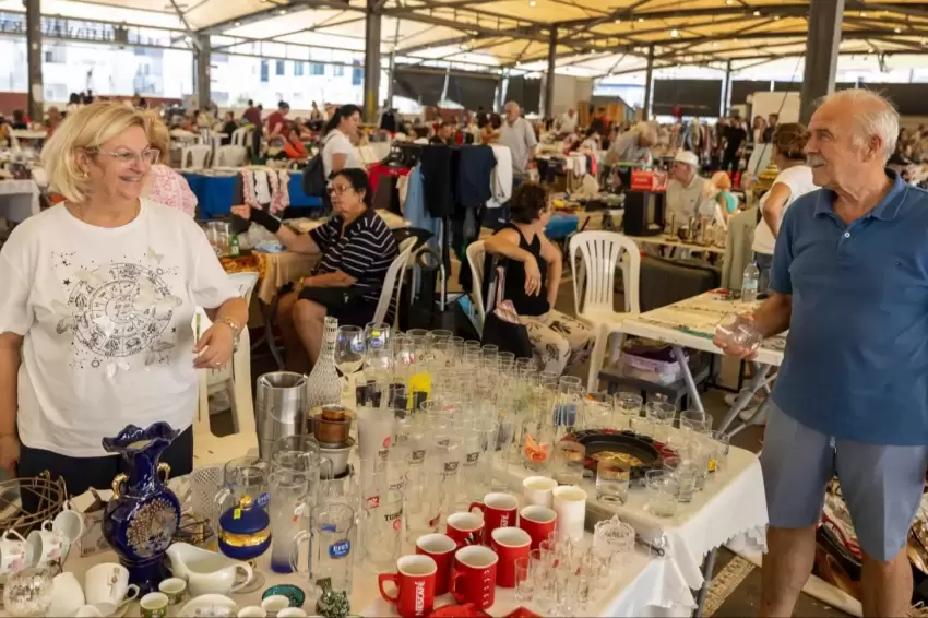İzmir Büyükşehirin ikinci el pazarları birinci yılını doldurdu