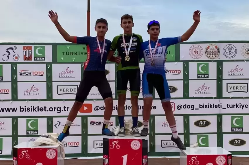 Büyükşehirin pedalları Türkiye Şampiyonasında madalyaları topladı