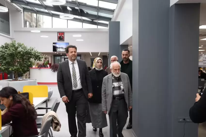 Prof. Dr. İhsan Süreyya Sırmadan Çoban Mustafa Paşa Kütüphanesine ziyaret