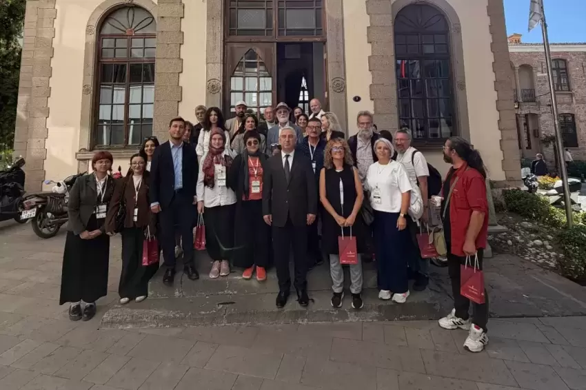 İzmir, edebiyatın iyileştiren gücünde buluştu