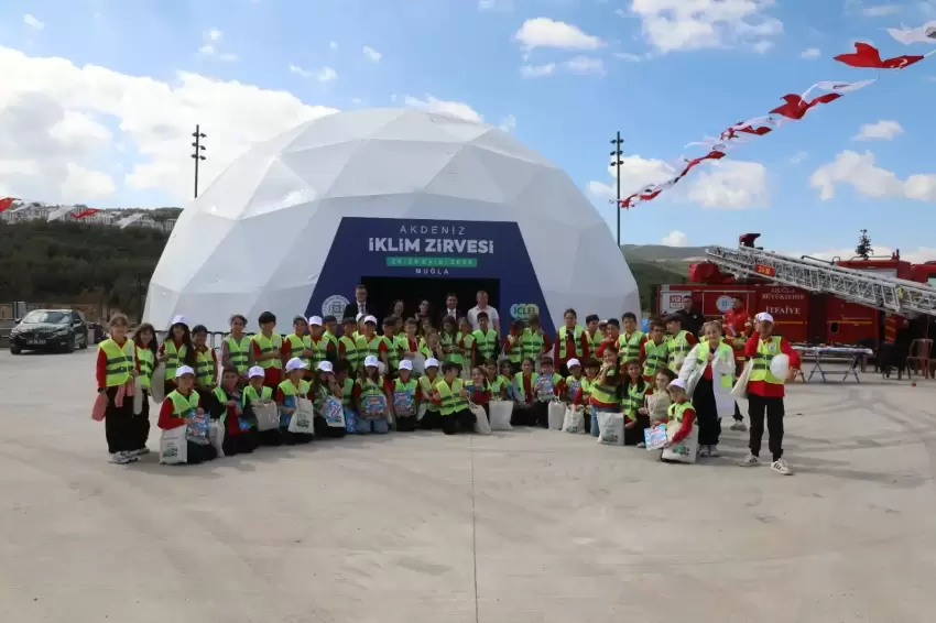 Mavinin Derinlikleri öğrencilerle buluştu