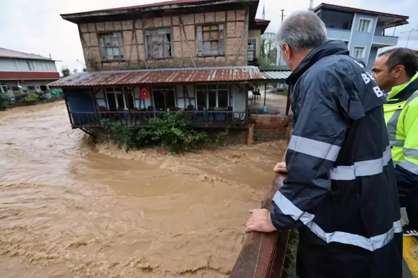 Karasuda sel alarmı Sakaryada yaralar sarılıyor