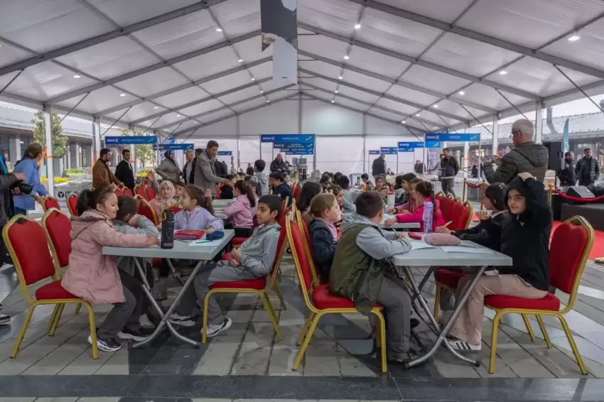 Bursa Osmangazide minik kitapseverler hem öğrendi hem eğlendi