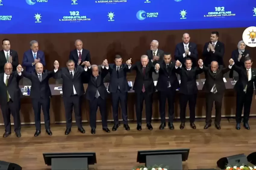 9 belediye başkanı AK Partiye geçti