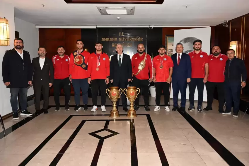 Mansur Yavaş ASKİ spor güreşçilerini ağırladı
