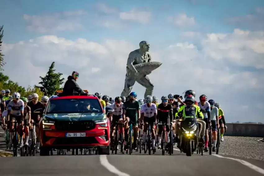 Çanakkalede iki kıtada pedal çevirdiler... Gran Fondoda şampiyonlar belli oldu