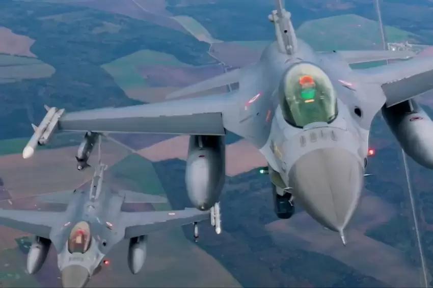 Gökyüzünde güç birliği... Türk F-16ları Litvanyada