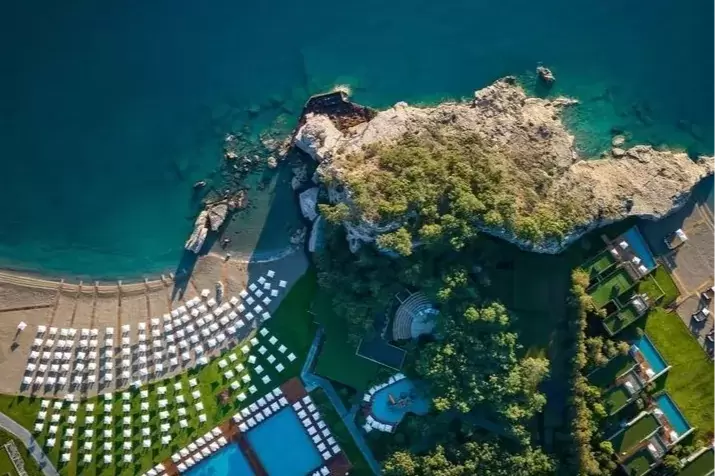 Yabancı dijital konaklama platformlarına yeni düzenleme komisyondan geçti... Yasalaşırsa 1 Ocak 2027de yürürlüğe girecek