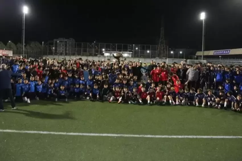 Başkan Çiftçi, Çayırovada amatör spor kulüplerinin sezon açılışına katıldı
