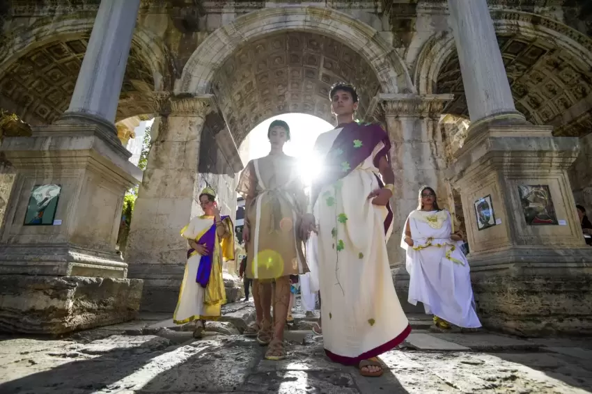 Antalya Kaleiçi dört gün boyunca açık hava sahnesine dönüşüyor