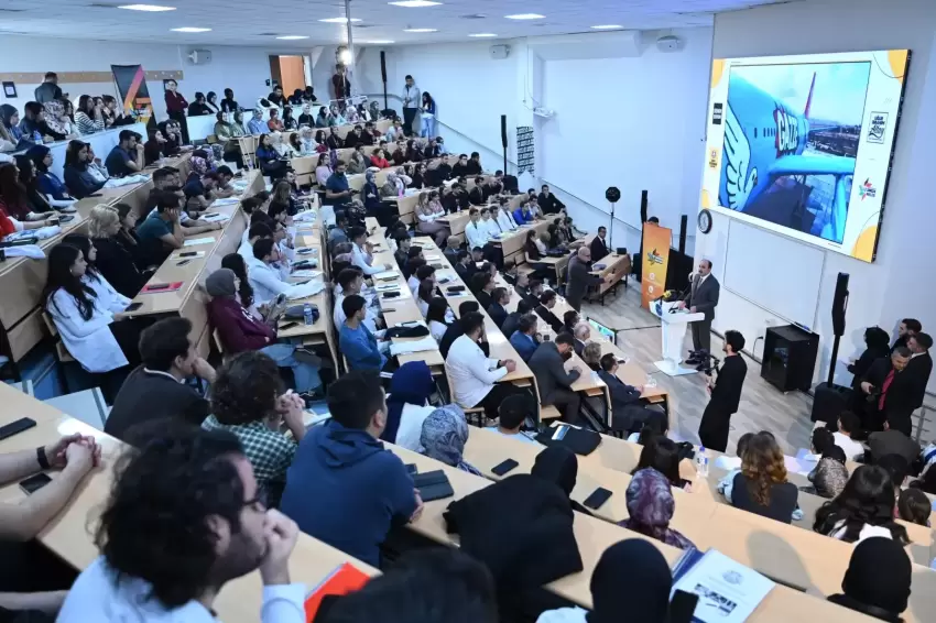 Konyada Başkan Altay, tıp öğrencileriyle buluştu