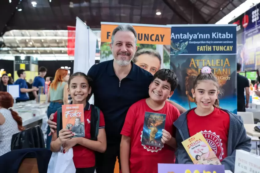 Antalya Kitap Fuarına ilgi sürüyor