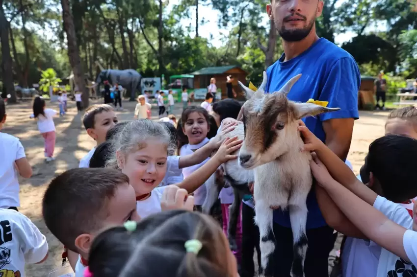 Antalya Doğal Yaşam Parkında hayvan sevgisi aşılandı