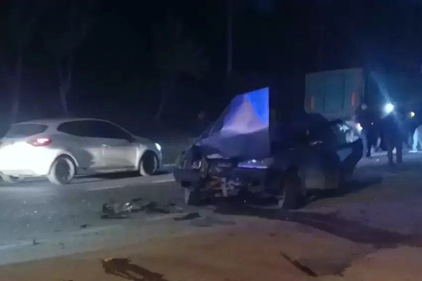 Düzcede otomobil ile traktör çarpıştı: 5 yaralı