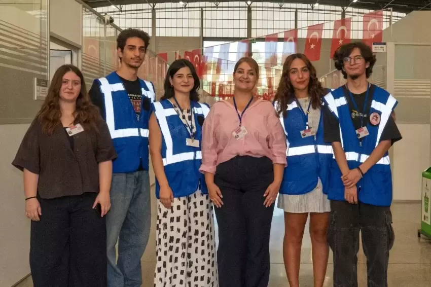 İzmirde gönüllü sağlık ordusu büyüyor