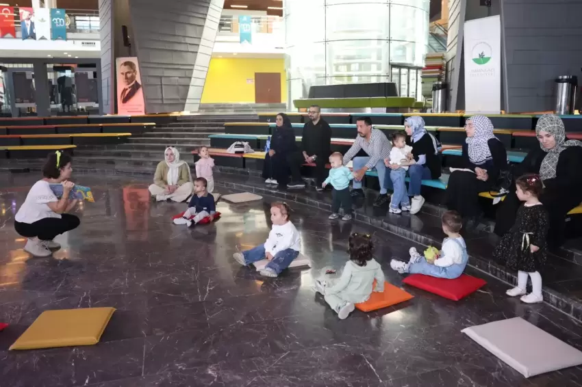 Osmangazide ebeveynler çocuklarıyla kitap okuma yollarını öğrendi
