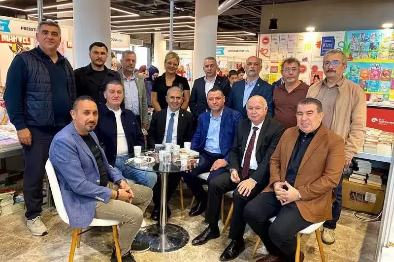 Kocaeli Kitap Fuarında Yüksel Ercana büyük ilgi