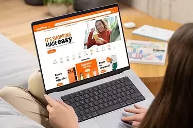 Stelios, easyJet ile havayolu sektörünü ele geçirmişti... Şimdi de online alışveriş devlerine meydan okuyor