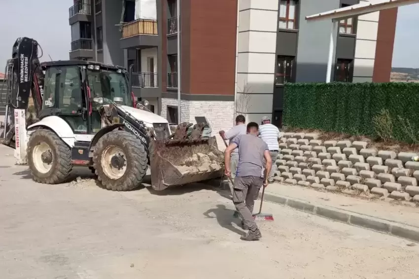 Yenimuhacirde altyapı sonrası yol tamiratı