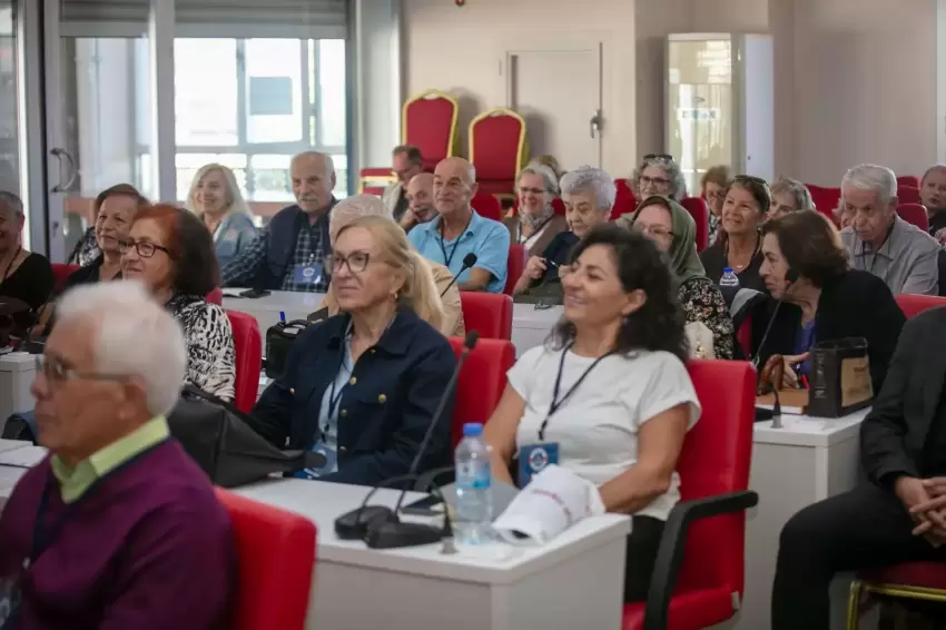 Güzelbahçe 3. Yaş Üniversitesi yeni döneme başladı