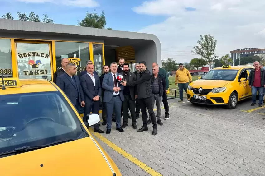 Anahtar Parti Bursadan taksi esnafına destek... Kuralsız taşımacılığa karşıyız