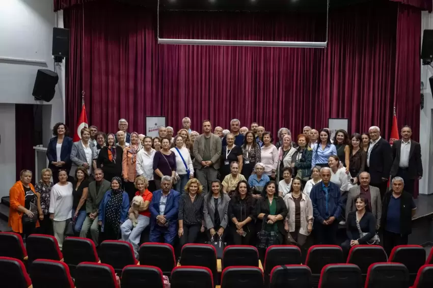 İzmirde Bornova 3. Yaş Üniversitesi yeni döneme başladı
