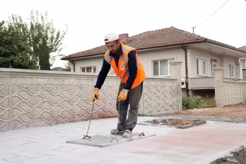 Sakarya Hanlı-OSB duble yolunda önce kaldırım ve bisiklet yolu