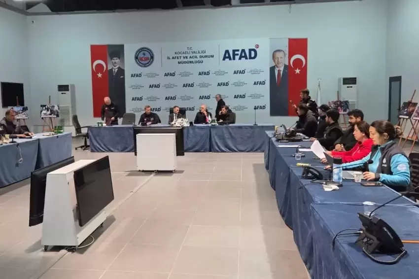 Kocaelide sağanak sonrası 2 bin 865 ihbar... Okullar yarın da tatil