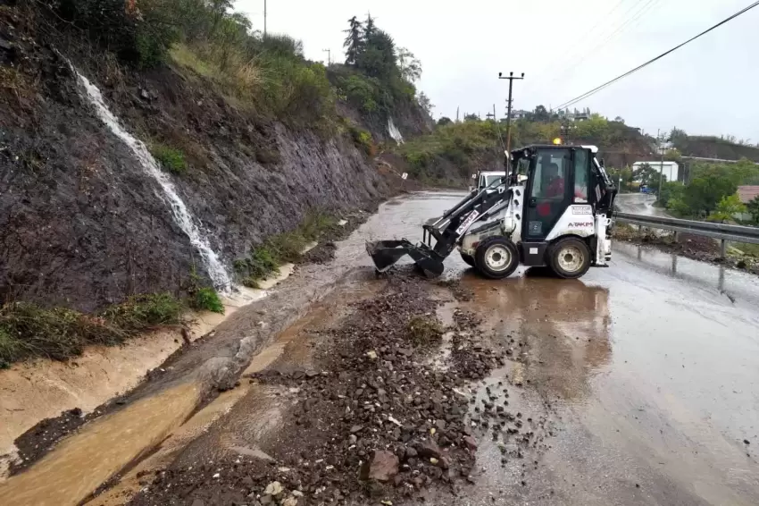 Kocaelide rekor yağışa canla başla mücadele
