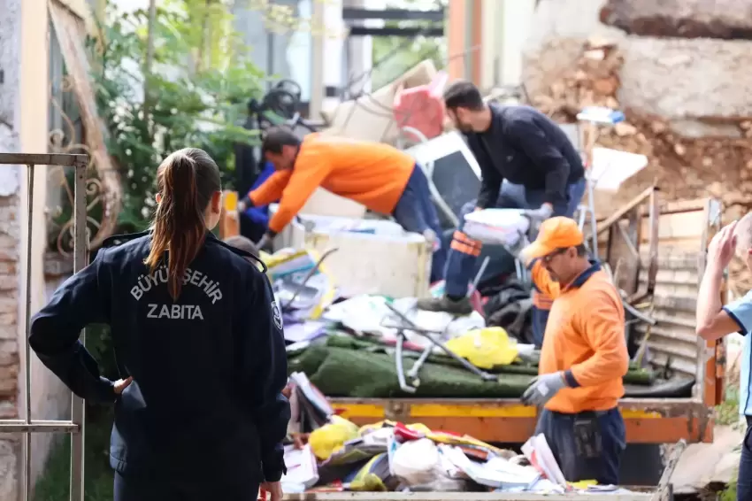 Antalya Balbeyde hurda ve atık operasyonu