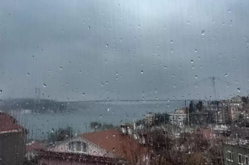 İstanbul için fırtına ve sağanak alarmı Valilik uyardı