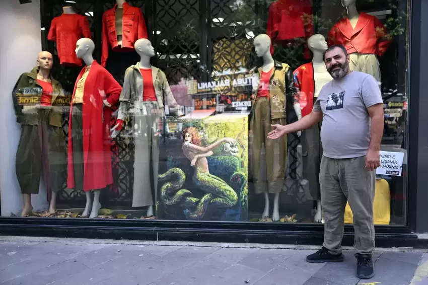 Mersin Tarsusta esnaf vitrinleri sanat galerisine dönüştü