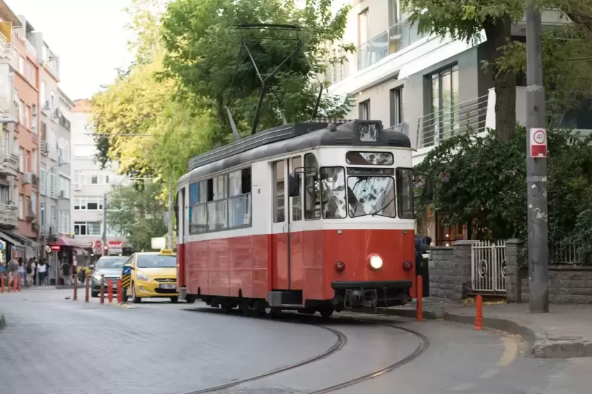 Kadıköy-Moda Tramvayı 19 Ekimde duruyor Yerine elektrikli araçlar gelecek