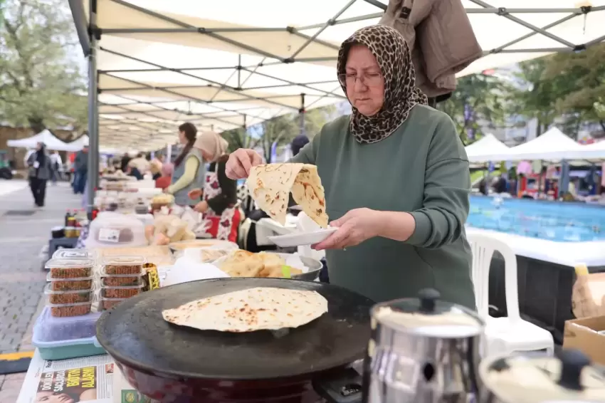 Bursada Dayanışma Pazarı 21inci kez kuruldu