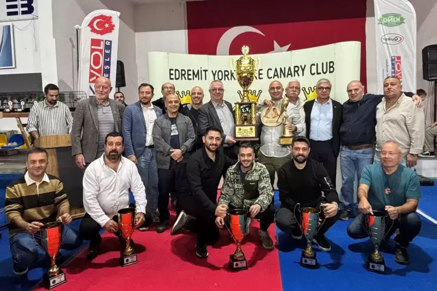 Dünyanın en büyük Yorkshire Kanarya Yarışması Edremitte yapıldı