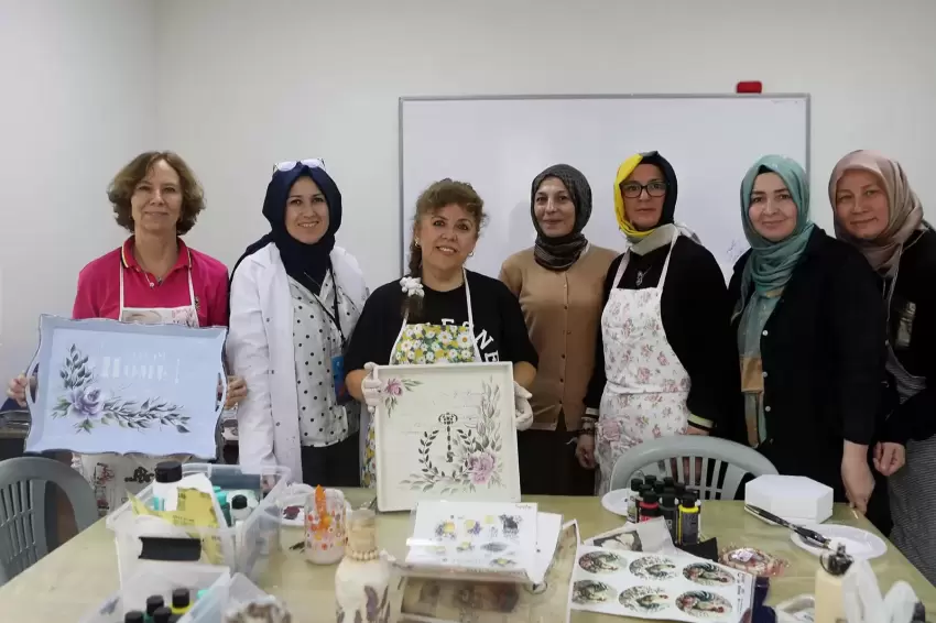 SAMEKte eski eşyalar sanatla buluşuyor... El emekleri kazanca dönüşüyor