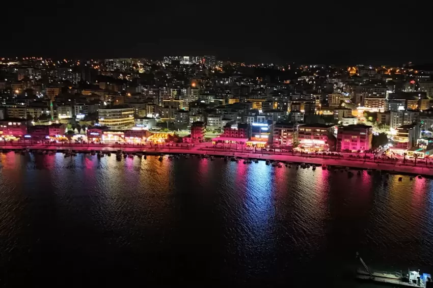 Samsun Atakum sahili pembeye büründü