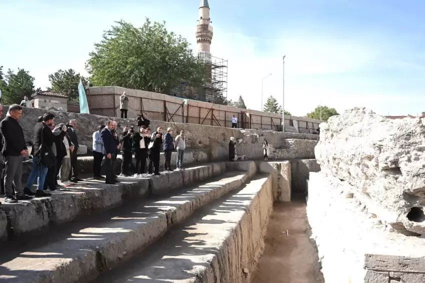 Konyanın tarihi hazinesi Larendede gün yüzüne çıkıyor