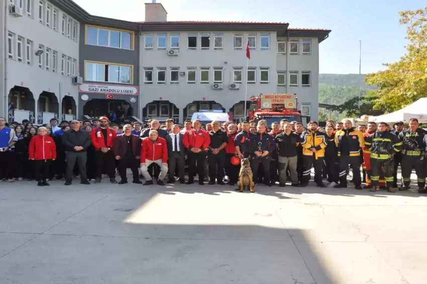 Muğlada kurtarma ekiplerinden okulda ortak tatbikat