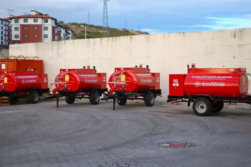 Manisa Demircide yangınlara karşı tanker desteği