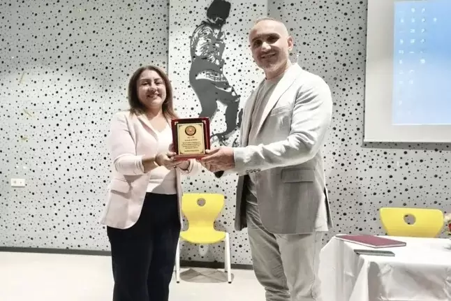Karabağlar Seniha Mayda Ortaokulunda 4 yıllık emeğe vefa