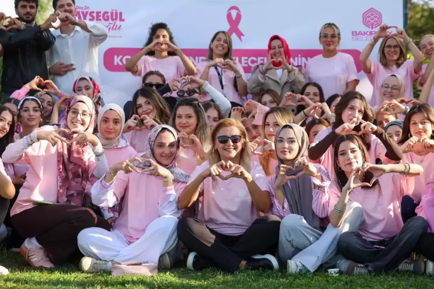 Bakırköyde yogalı pembe farkındalık