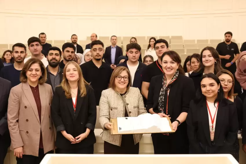 Başkan Şahinden mimar adaylarına: Kendinizi dünyaya hazırlayın